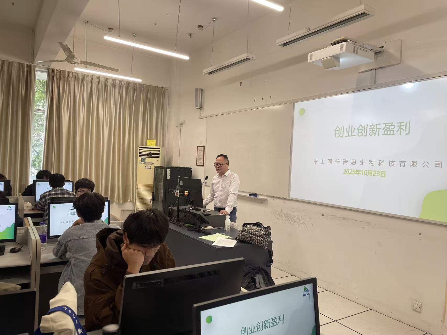 史廷龙1.jpg